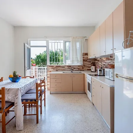 Yiotas Traditional House Pilona Apartment
