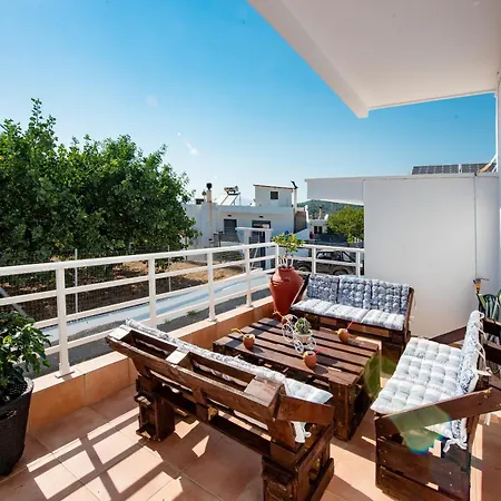 Yiotas Traditional House Pilona *
